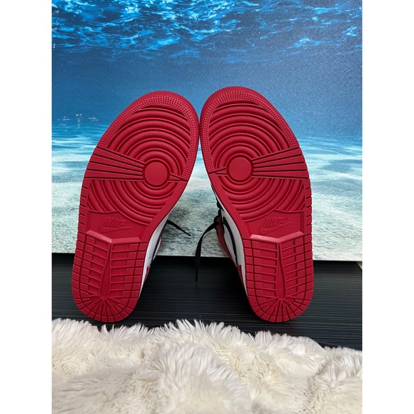 👟Nike Air Jordan 1 Retro High OG Chenille Varsity Red Shoes Womens size 10 1/2 - Picture 10 of 12
